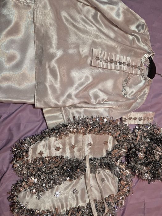 Vand costum ingeras baiat gradinita facut la comanda.