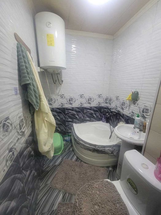 2 xona 3 xonaga o'zgartirilgan kvartira sotuvda