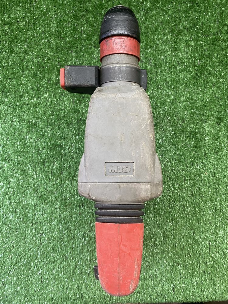 Безчетков перфоратор Milwaukee M18 CHX