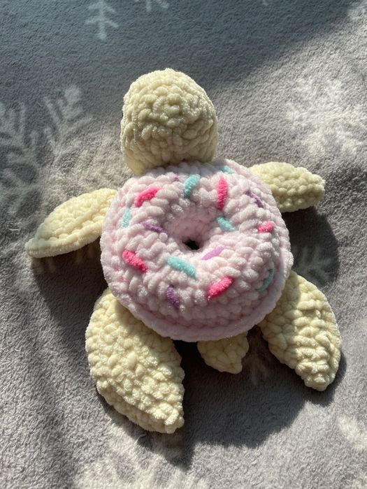 Ръчно плетена играчка