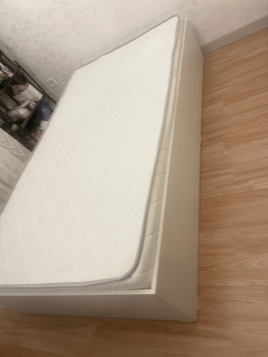 Кровать с матрасом, 110*2