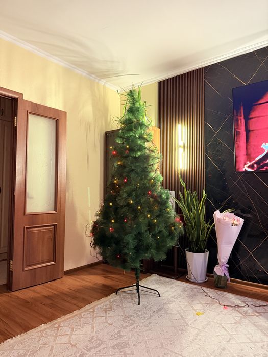 Продам елку новогоднюю