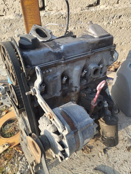 Двигатель 1.8..на Пассат б3...б4.Гольф 3.