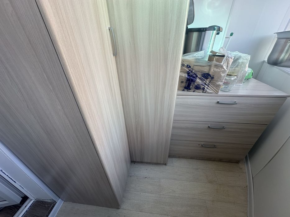 Продам шкаф с комодом