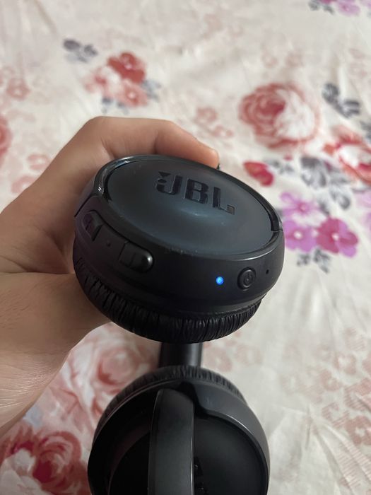 Casti JBL Tune functionale