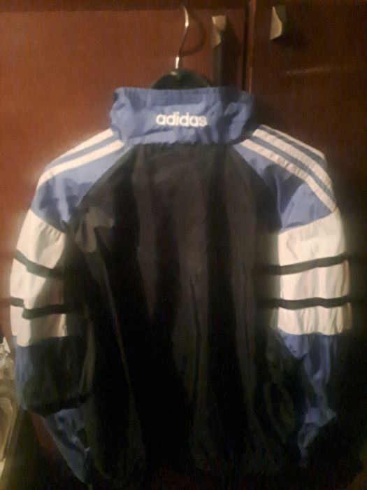 Спортни дрехи ,горно ,тениска и шуба.