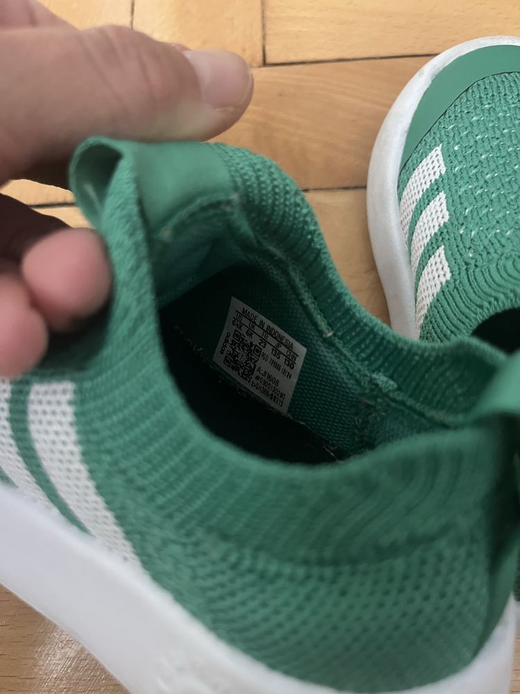 Adidas bubble comfy