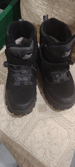 Продам  Ботинки, демисезон, размер 34