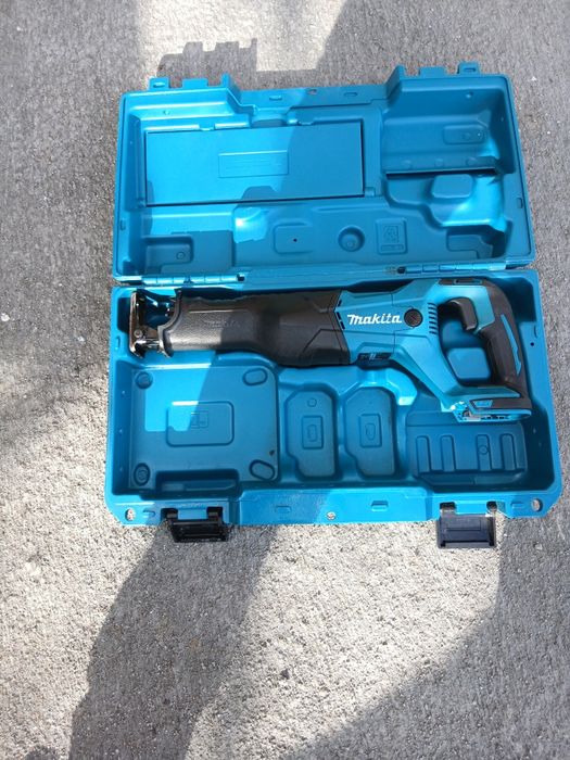 Саблен трион Makita 18волта