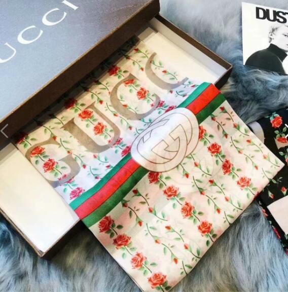 Gucci шал / парео 100% коприна