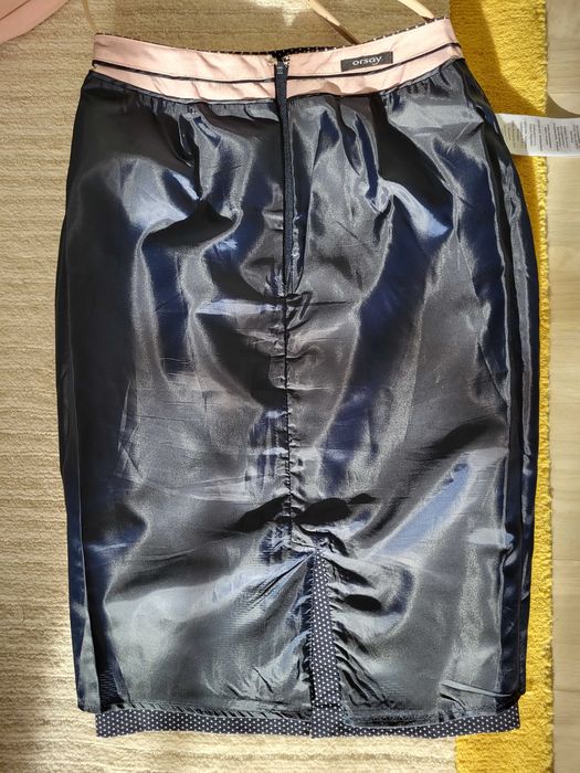 Fusta dreapta, mulata, bleumarin cu picațele albe, marimea 36.