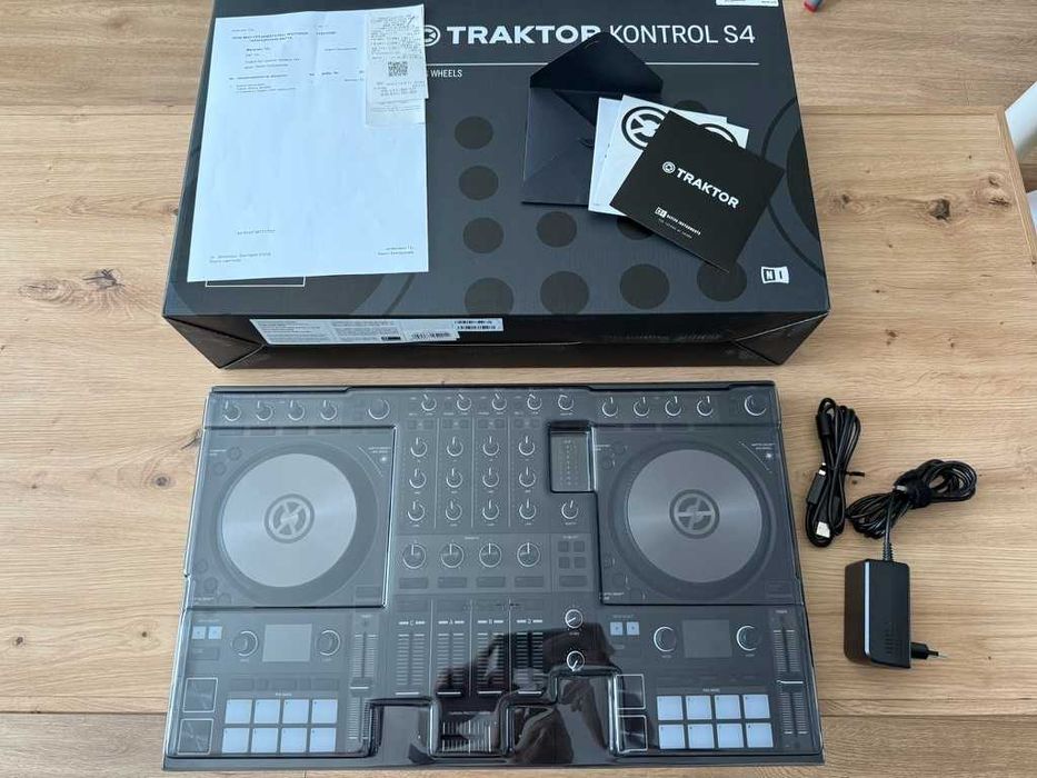 Нов Native Instruments Traktor Kontrol S4 MK3 Гаранция, Decksaver