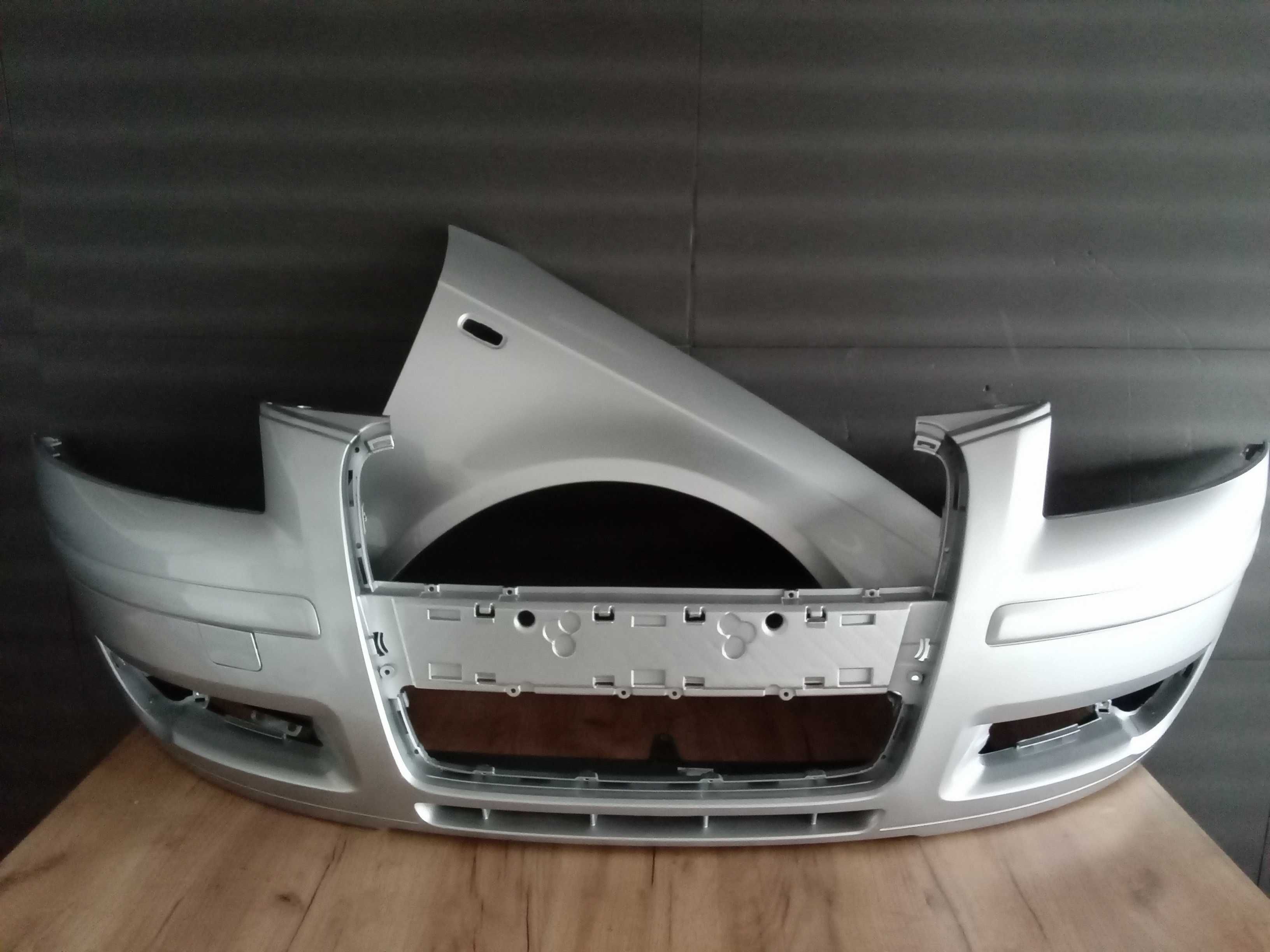 Bara Aripa fata stanga sau dreapta Audi A3 2005-2008 Argintiu LY7W