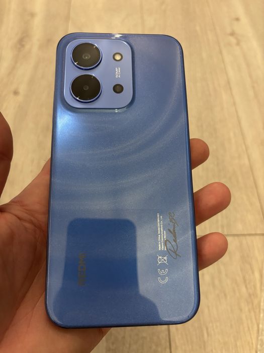 Redmi 13C ca NOU 4GB RAM cu 128GB ROM original impecabil