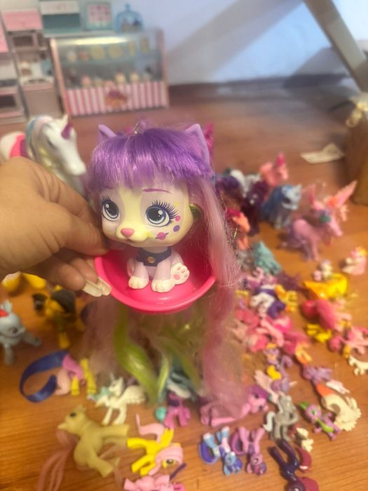 Lot păpuși  ca noi