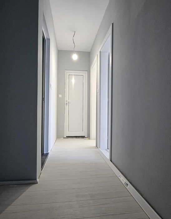 Продава се Тристаен апартамент в Пловдив, Остромила - 80 кв.м за 1988 €/кв.м - Снимка #1