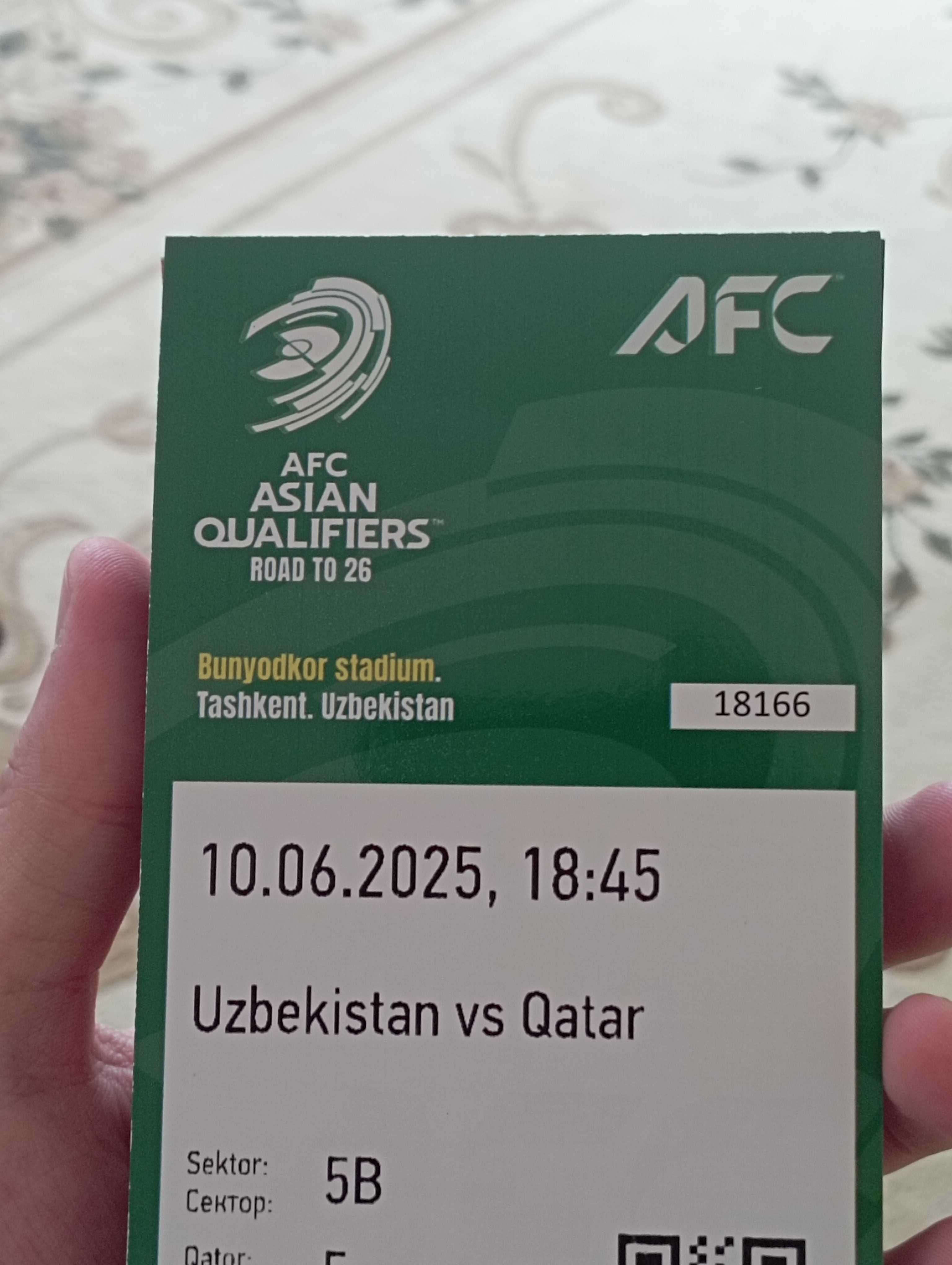 Futbol. O'zbekiston vs Qatar. 4 ta yonma yon . 500.000 dan donasi.