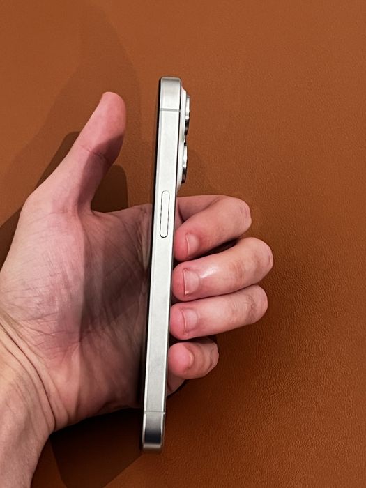 IPhone15pro 256GB White Titanium