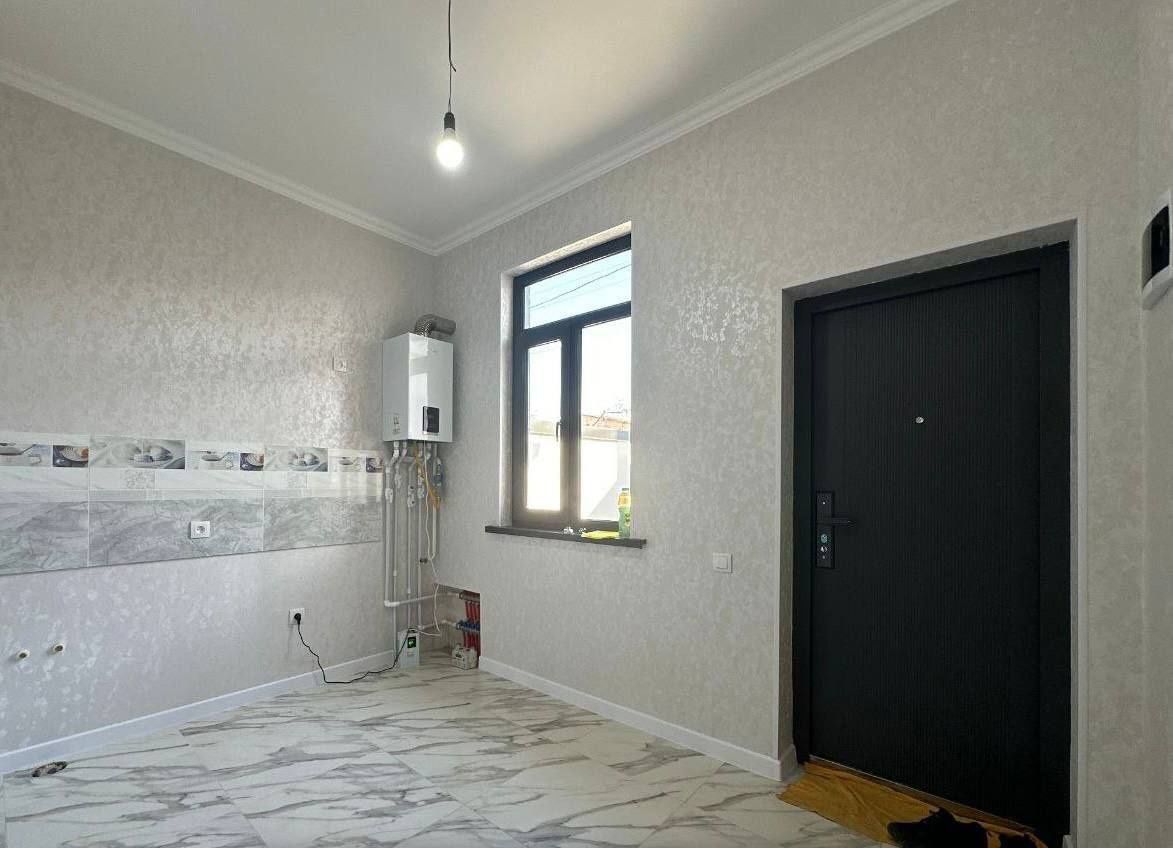 Продаётся 2х-комн квартира на земле. 44 м², евроремонт. ул. Нилюфар