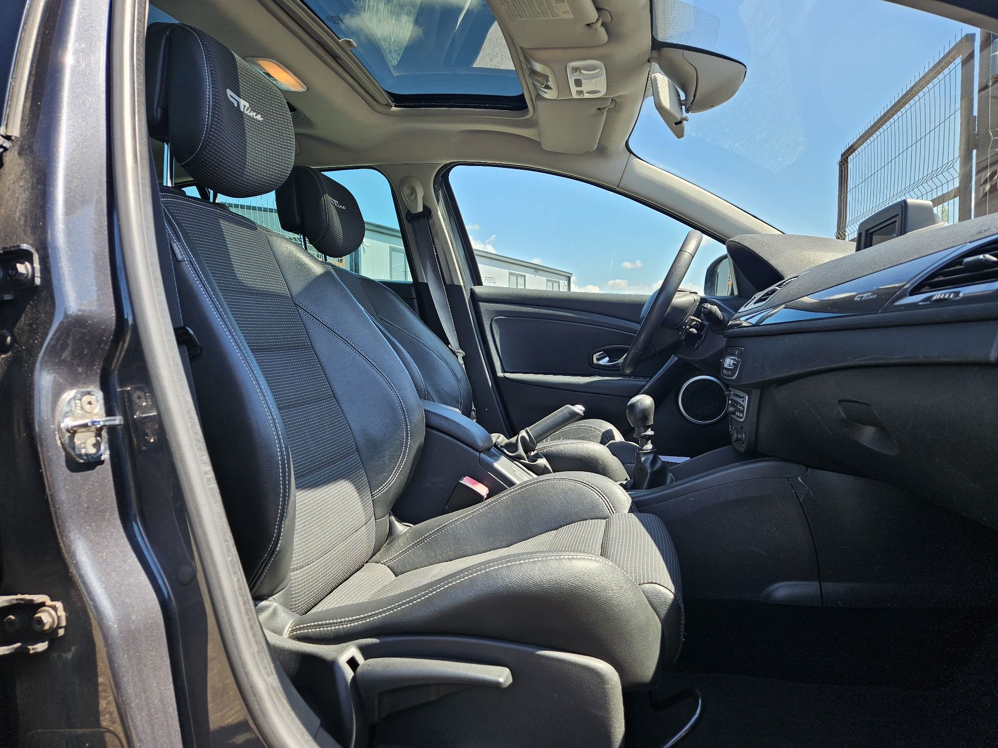 Renault Megane III 1.9 dci 130cp/Panoramic/Incalzire auxiliara/Credit