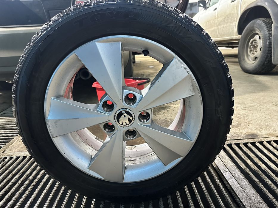 Диски с резиной Skoda R16