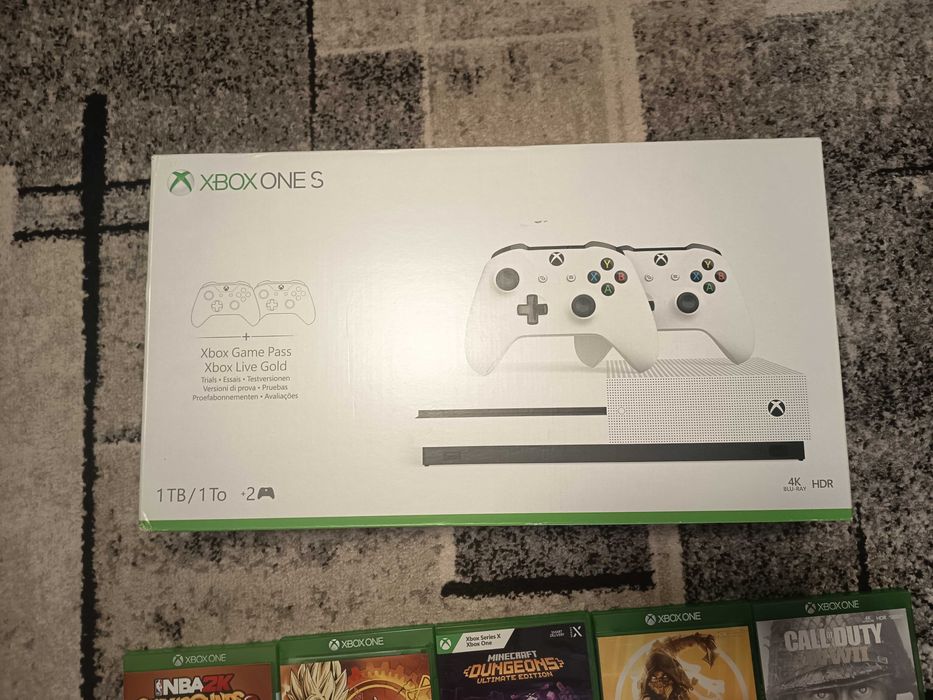 Xbox one S 2 controlere