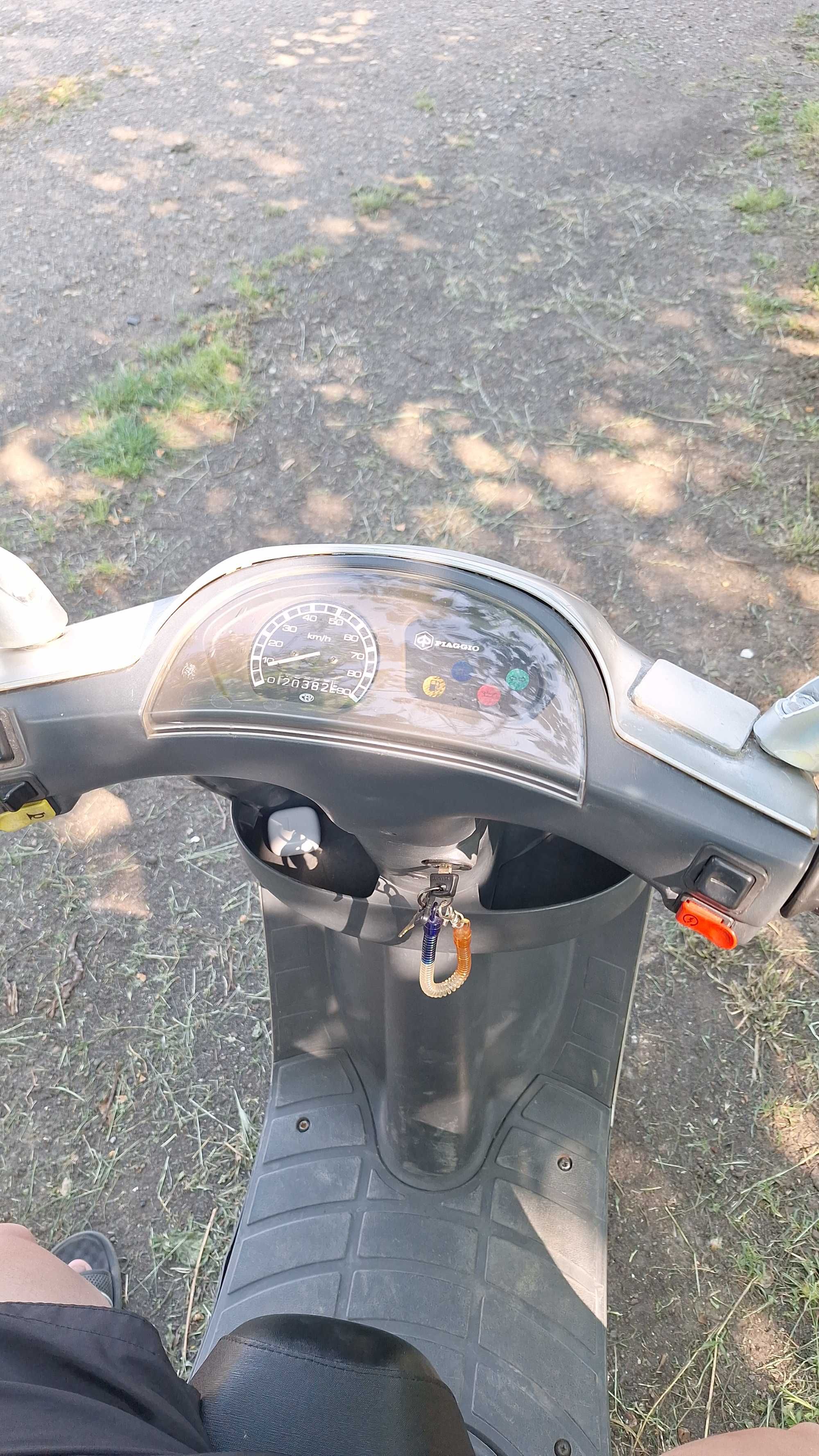 Скутер Piaggio Zip Mk1