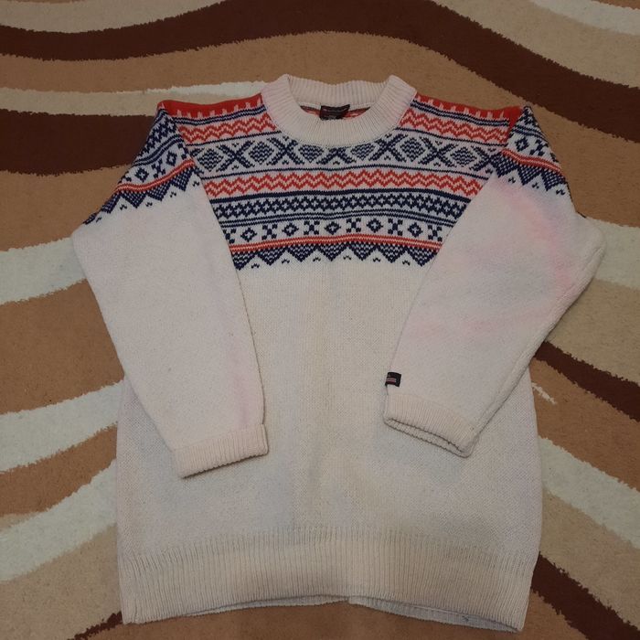 Свитер из натуральной шерсти