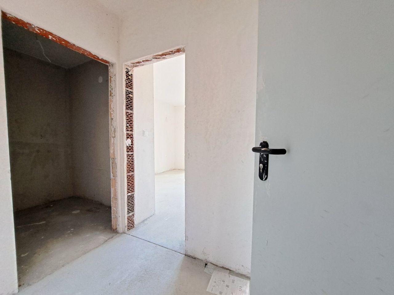 Продава се Двустаен апартамент в к.к. Дюни - 62 кв.м за 1000 €/кв.м - Снимка #5