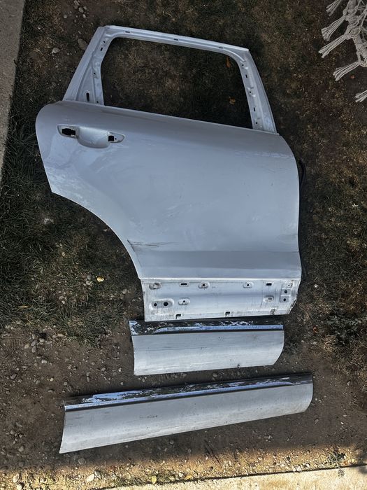 Ușă dreapta spate.bandouri uși vw tuareg 7.p.