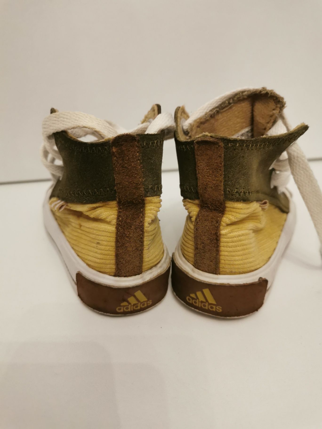 Pantofi sport Adidas, marimea 22