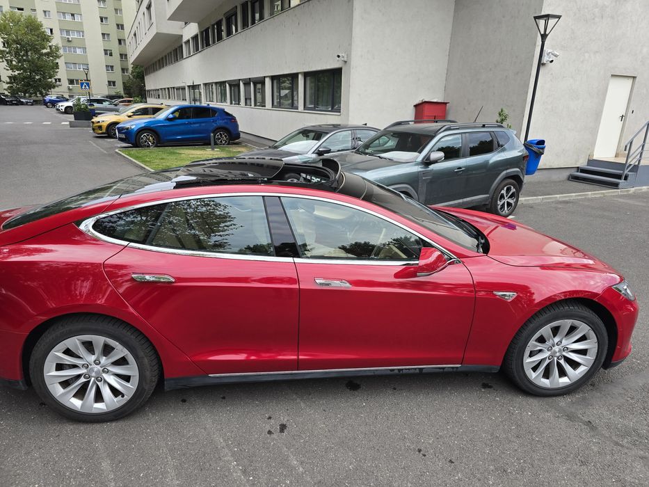Tesla Model S 85 !!!