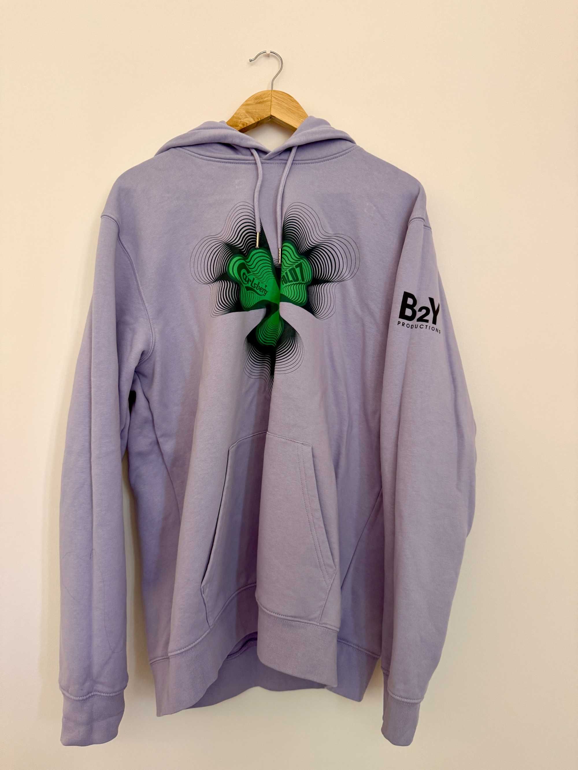 B2Y merch суичър