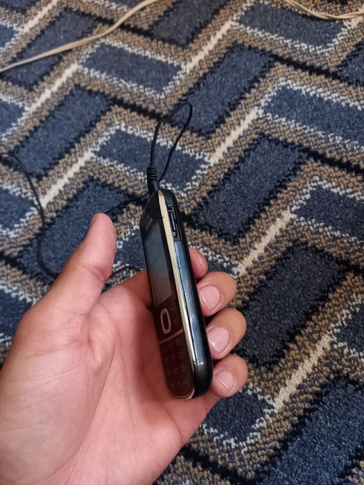Nokia 2700 classic sotiladi