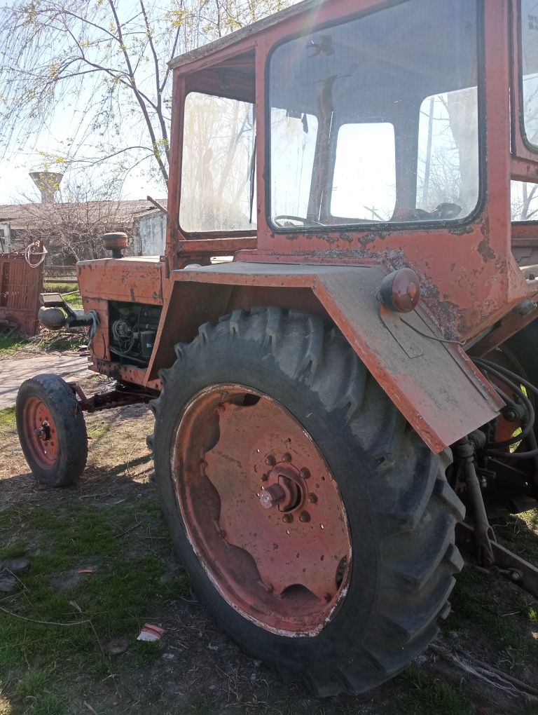 Vând tractor U650