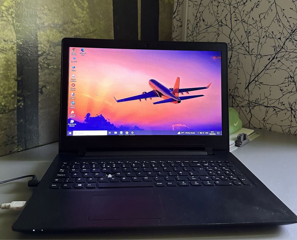 Laptop Lenovo IdeaPad 110-15IBR cu procesor Intel®