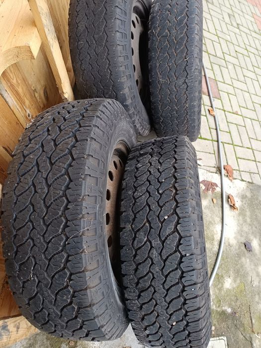 Vând 4 cauciucuri iarna 215/70 R 16 fabricație 2021