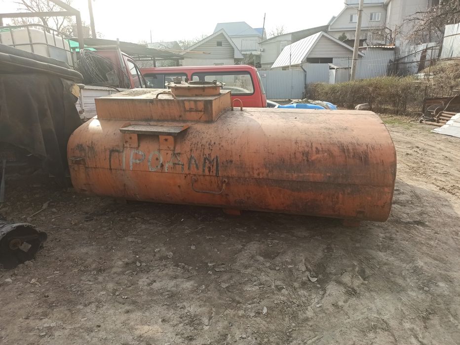 Продам бочку 4.7 куб