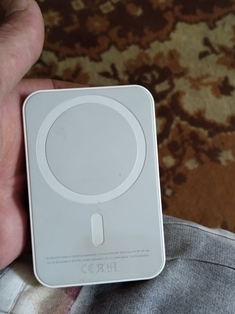 Продам Power bank Apple