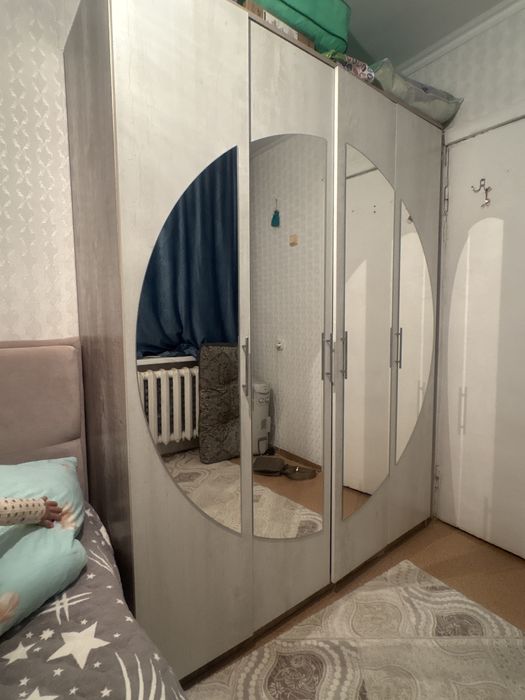 Продам 4 дверный шкаф отличном состояний