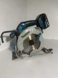 Makita DHS680 circular de mana