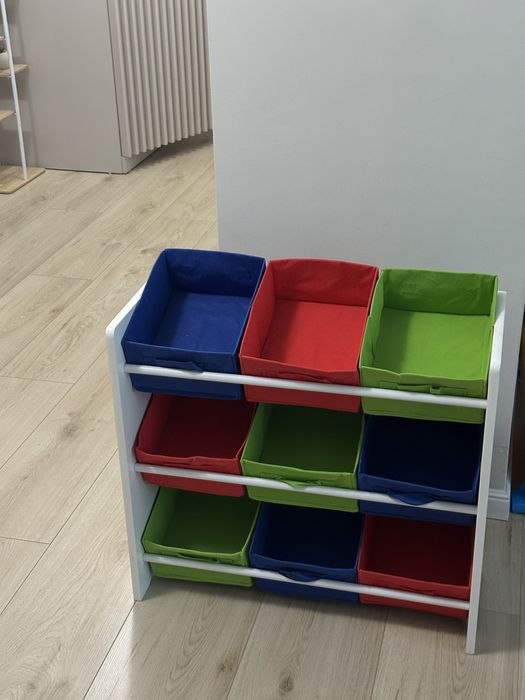 Rafturi depozitare jucarii