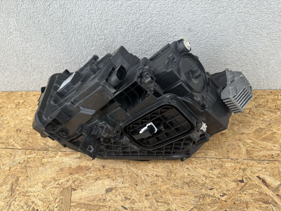 Far dreapta Mercedes GLa W247 LED High Performance Original Europa