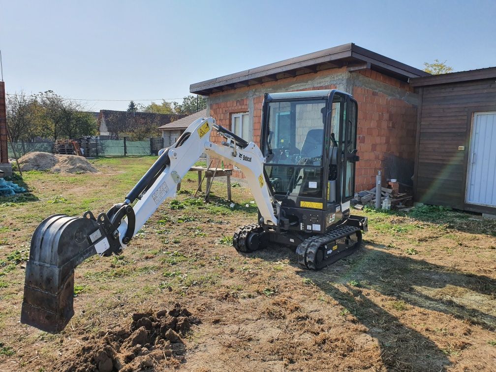 Sapaturi,miniexcavatorBobcat,fundatii, garduri,fose,piscine,racord apă