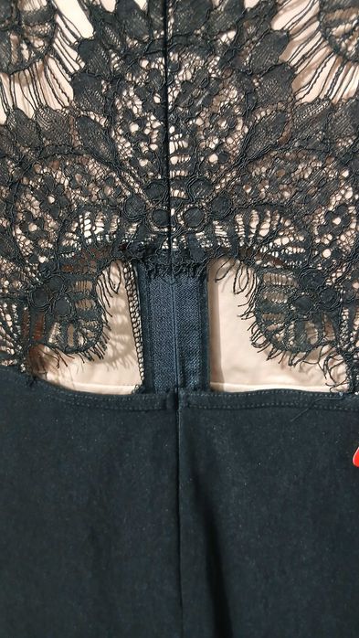 Ексклузивна черна миди рокля с дантела – Rare London Limited Edition