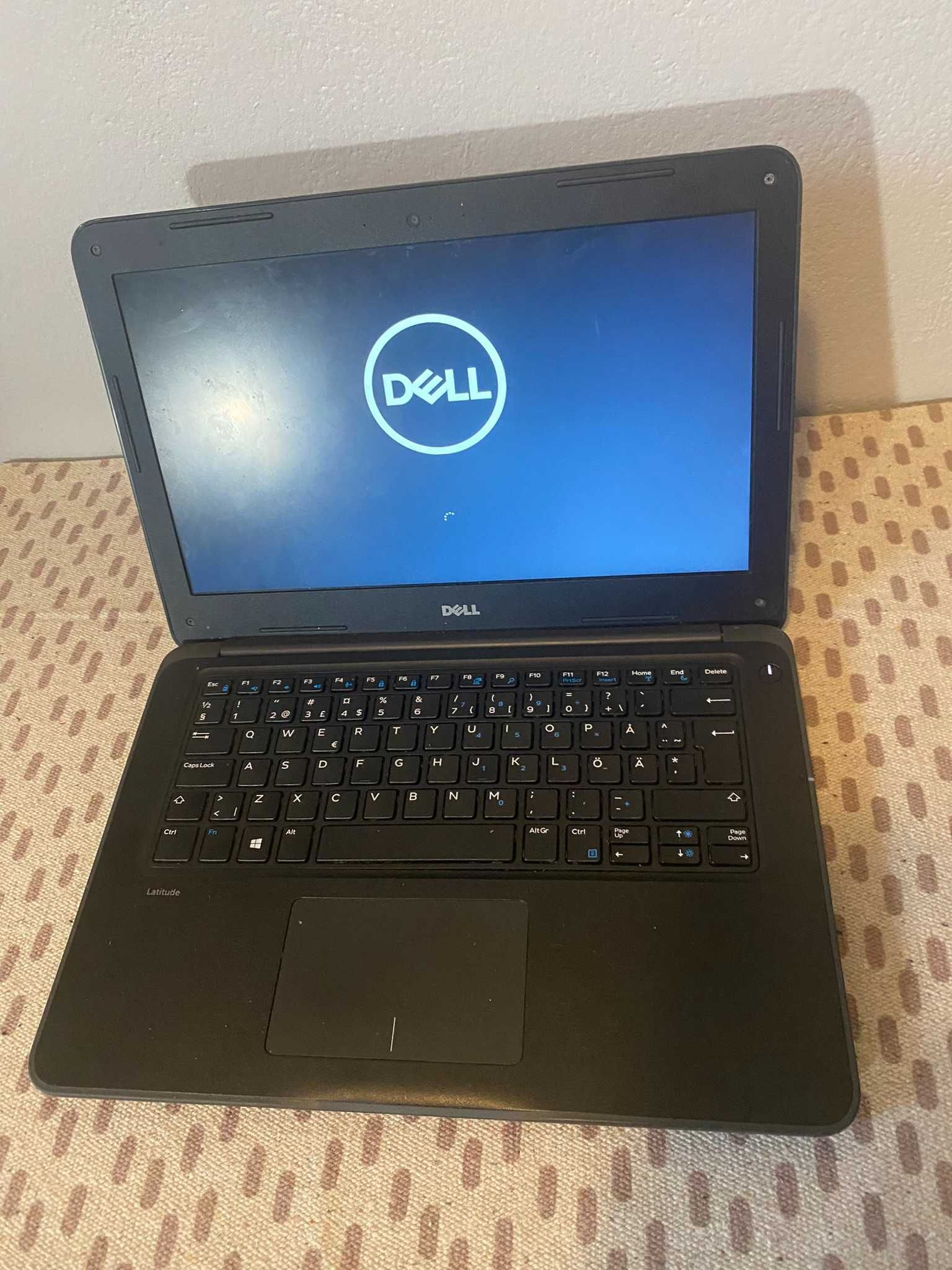 Laptop Dell Latitude 3380