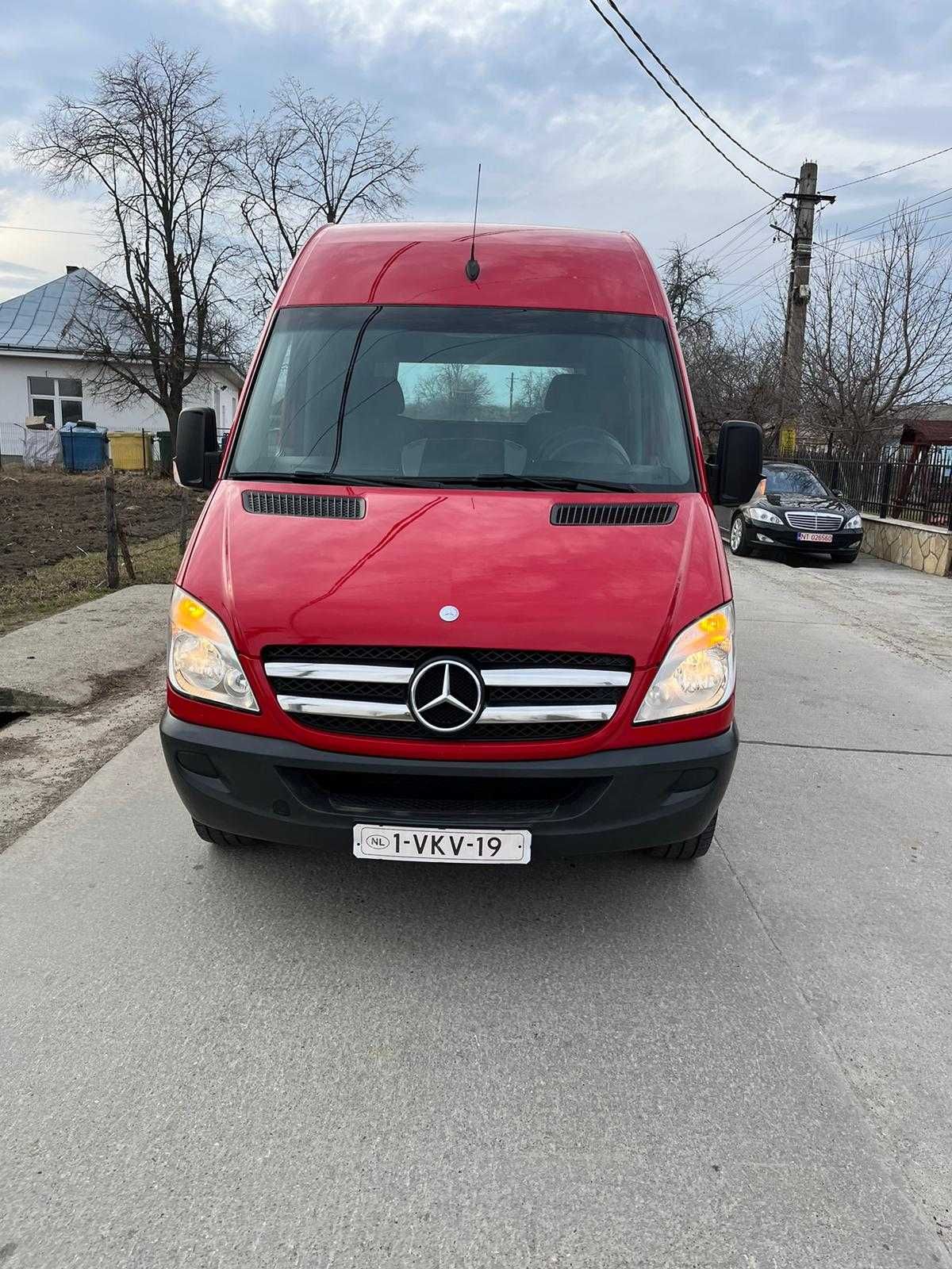 Mercedes-Benz Sprinter 313 cu 7 locuri si  duba an 2011 euro 5 crafter