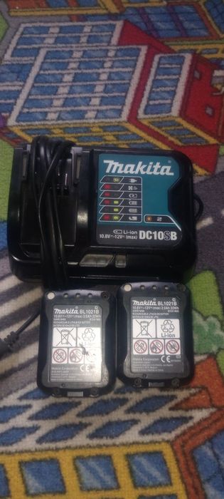 Încărcător Makita 12v +2 acumulatori