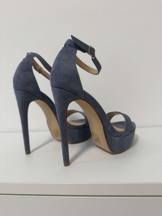 Sandale cu toc inalt 35