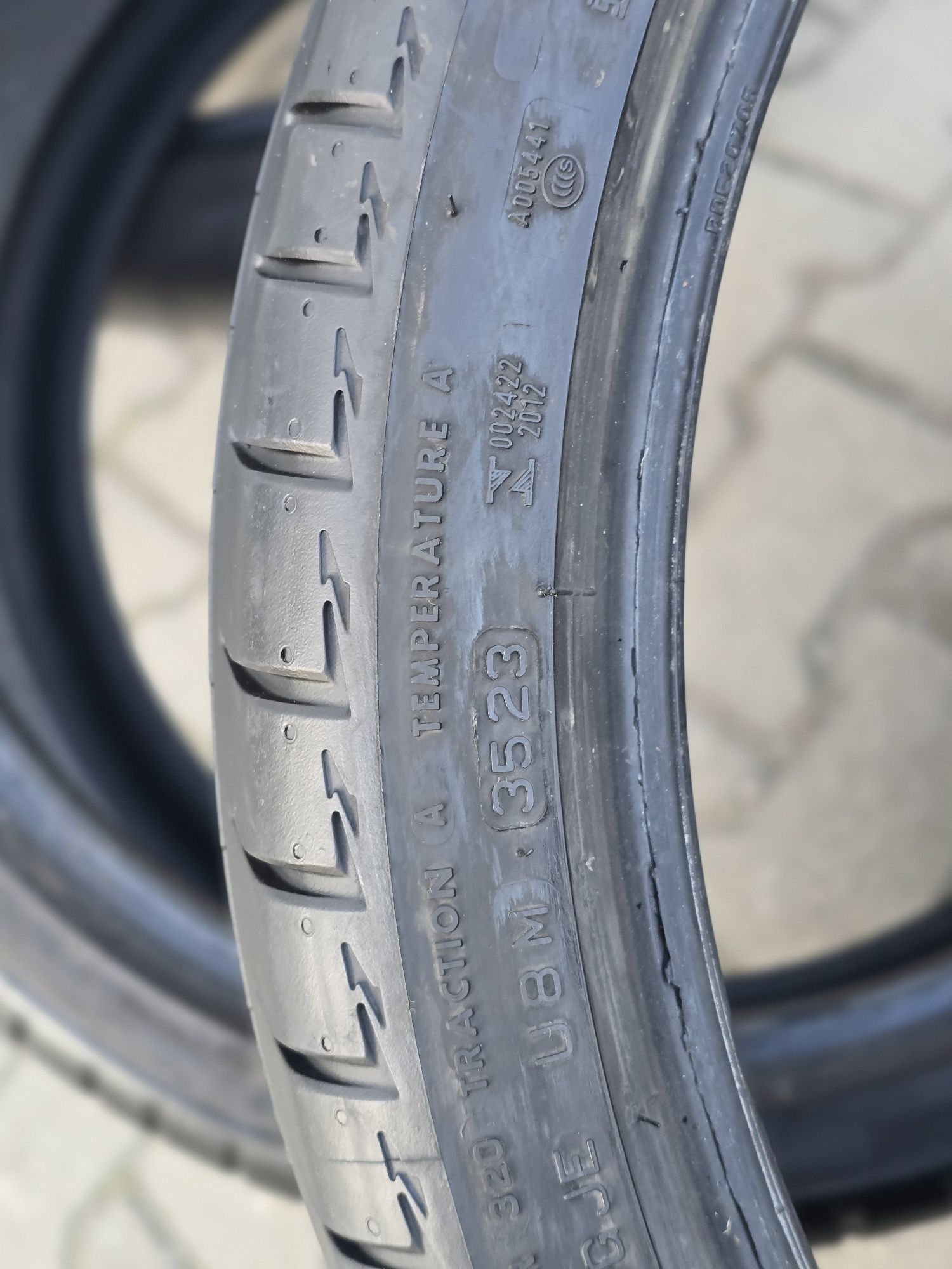 255 35 21 Bridgestone 2 бр.